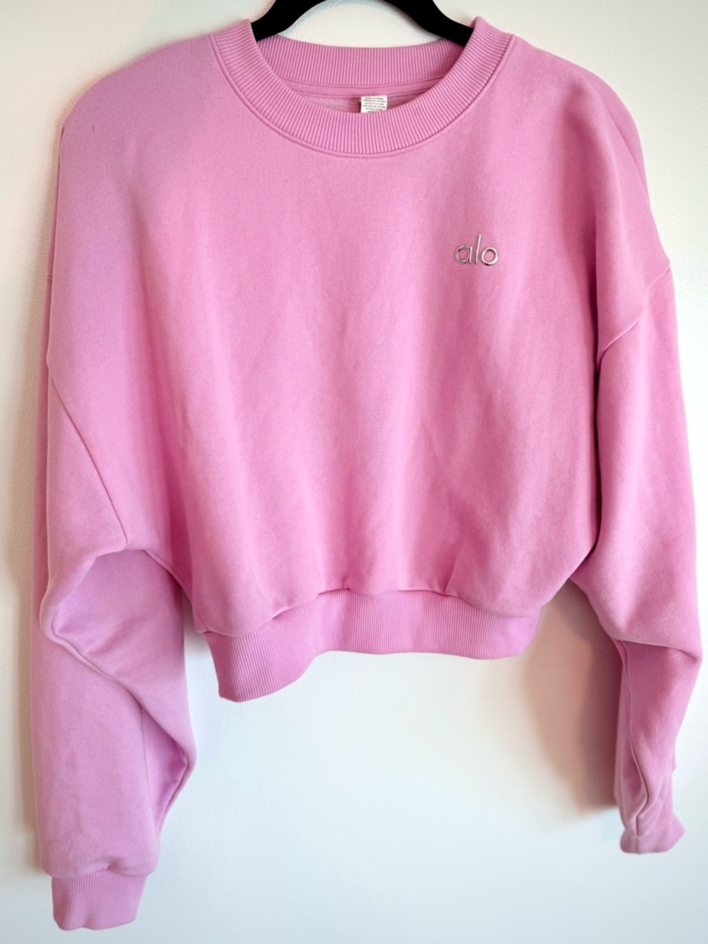 ALO Yoga Candy Heart Pink Cropped Accolade Crewneck Sweatshirt